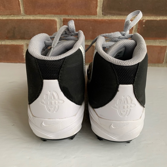 Like new Nike BSBL soccer cleats sneakers - Picture 5 of 8